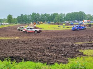 Lees meer over het artikel Video`s & foto`s Autocross Sumar 2024